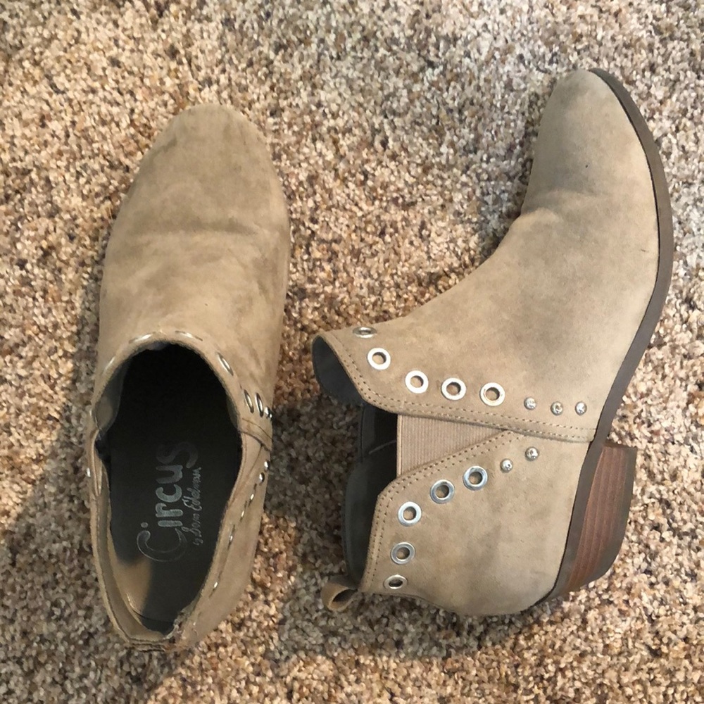 Circus by Sam Edelman, size 3, tan/grey color.